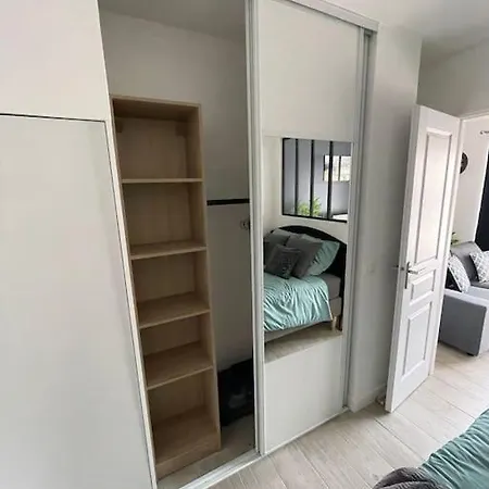 Apartment 1 Proche Gare Et Centre Poissy